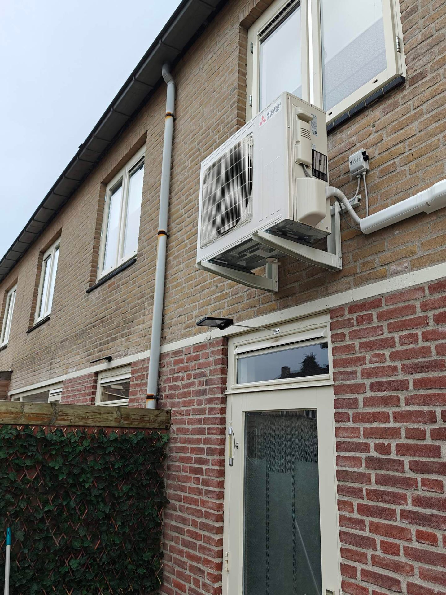 Mitsubishi Electric Buitenunit gevelmontage